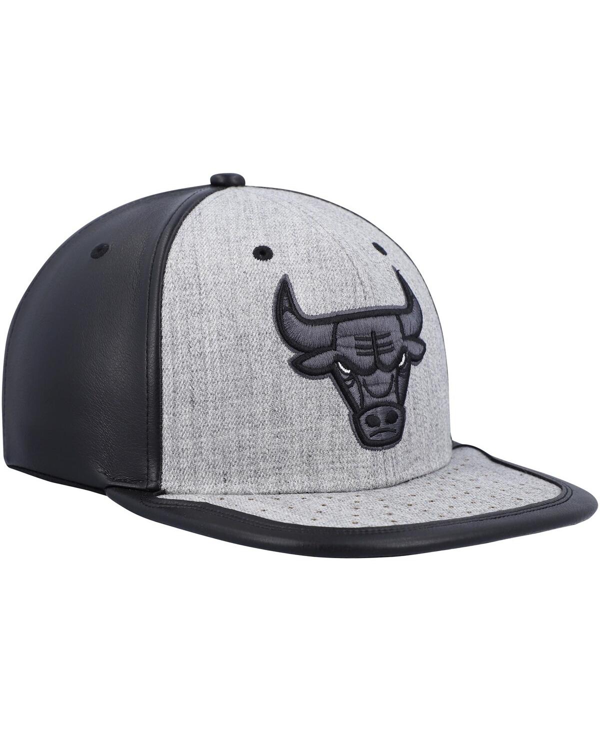 Mitchell & Ness Men's Heathered Gray Chicago Bulls Day One Snapback Hat