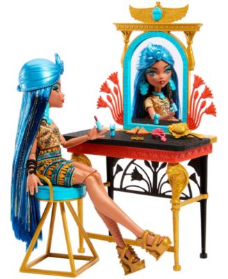 Cleo De Nile Self-Scare Day Doll and Playset 