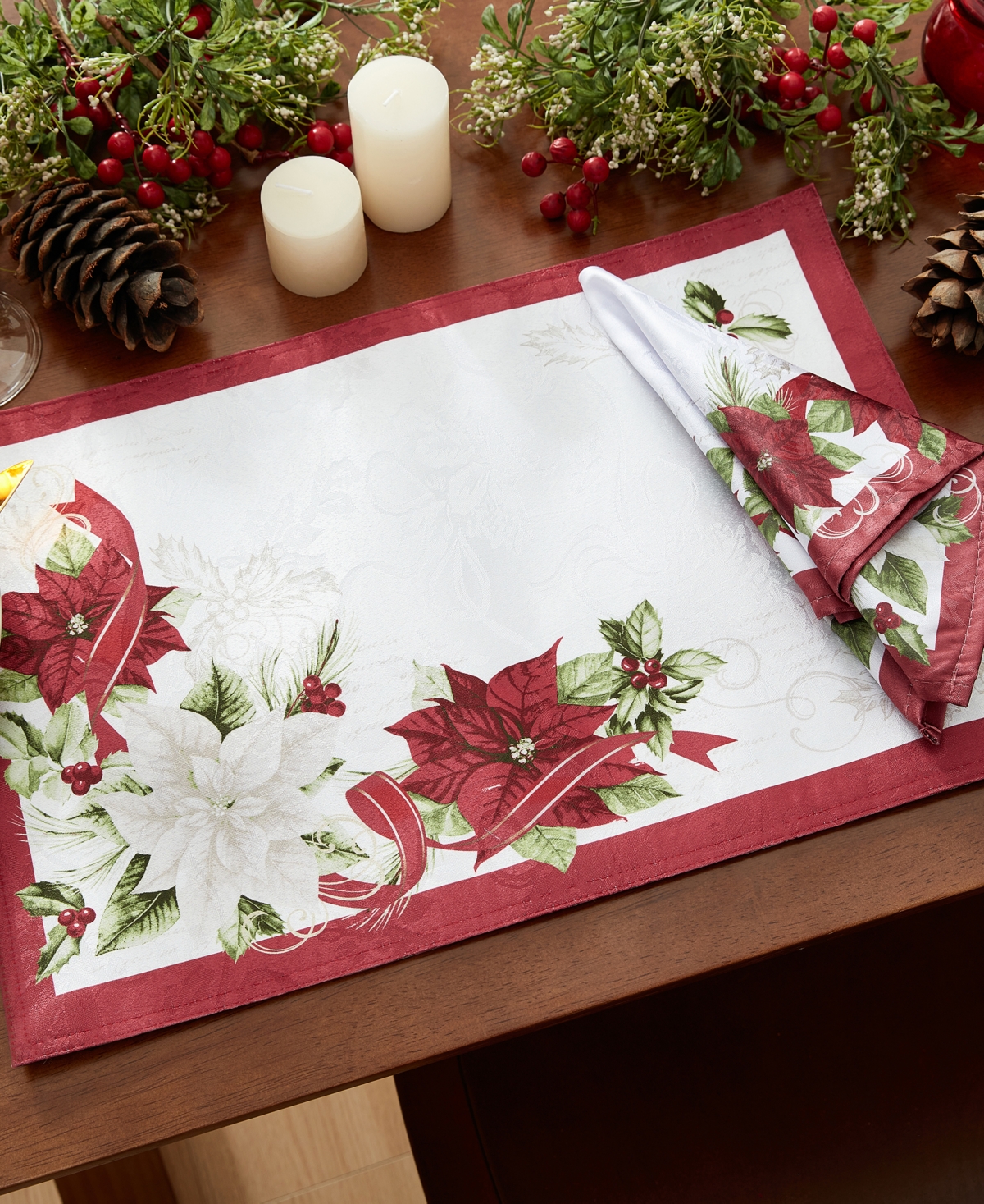 Elrene Clarette Poinsettia Holiday Fabric Napkins 17"x 17", Set Of 4 In Rose