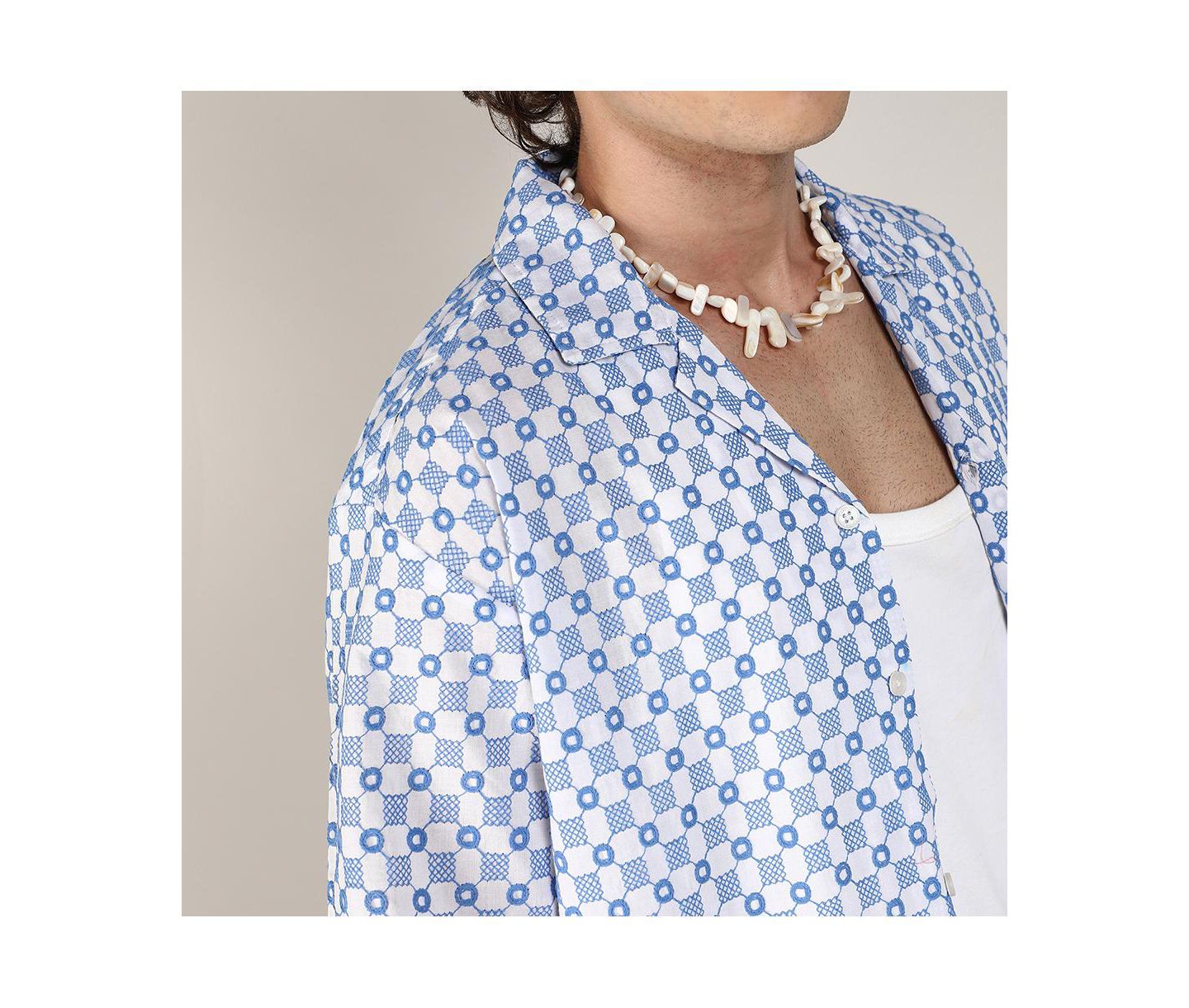 Мужская рубашка Cahoot Campus Sutra Chalk White & Prussian Blue Embroidered Checkered, цвет: Белый — фото 3