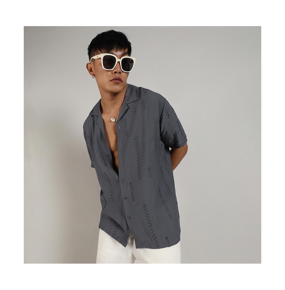Campus Sutra Men's AshEmbroidered Twist Shirt - Grey
