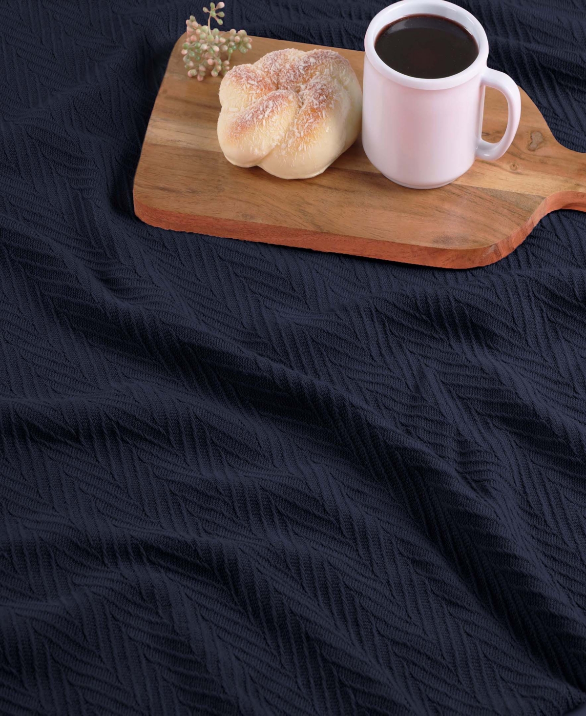 Superior Chevron All-season Cotton Throw, 50" X 60" In Navy Blue
