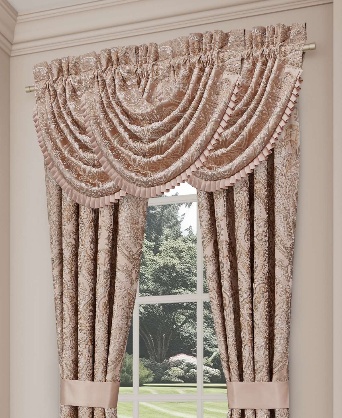 J Queen New York Fiorello Window Waterfall Valance, 33