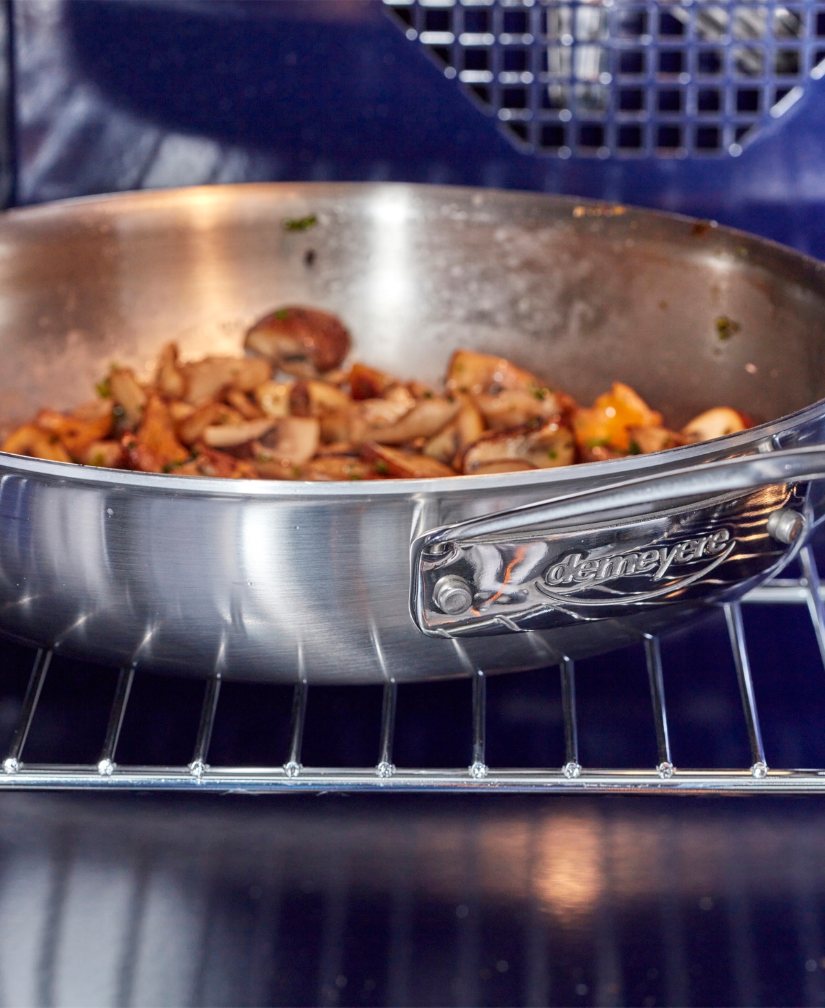 Demeyere Essential 5 Stainless Steel 11" 1-piece Fry Pan In Silver