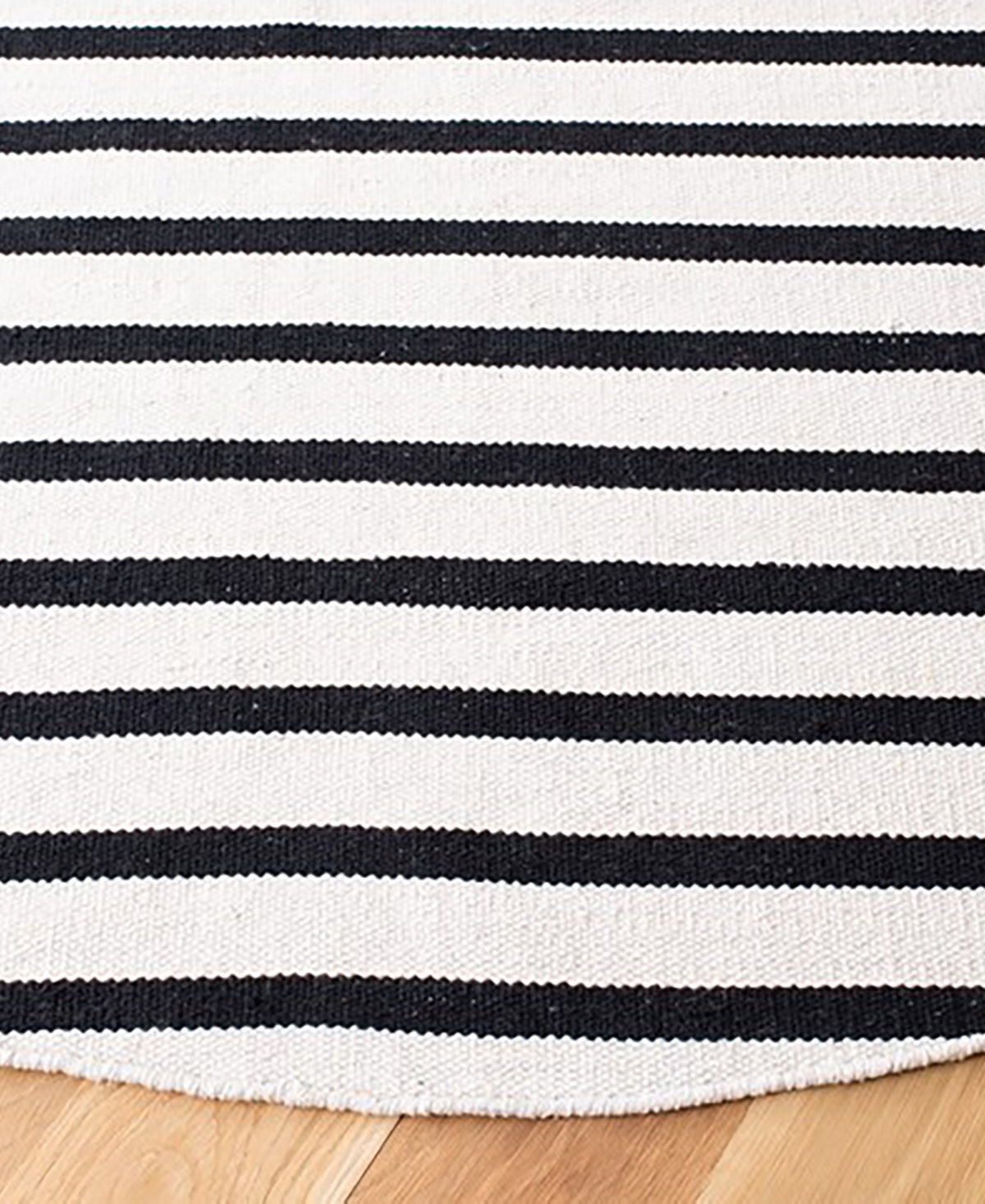 Safavieh Montauk Ii MTK313A 6'x6' Area Rug