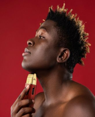 Uno Travel Sized Single USB Rechargeable Mens Foil Shaver with Cap- Red