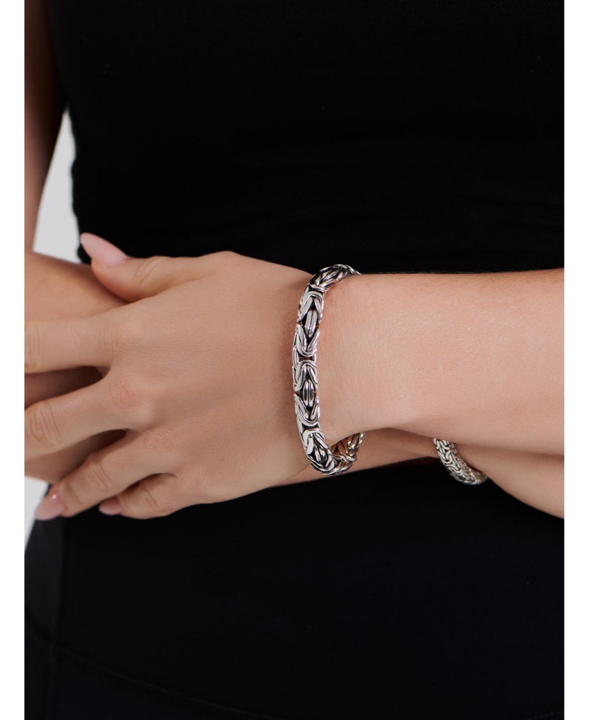 Devata Borobudur Oval 10mm Chain Bracelet in Sterling Medium in - Silver