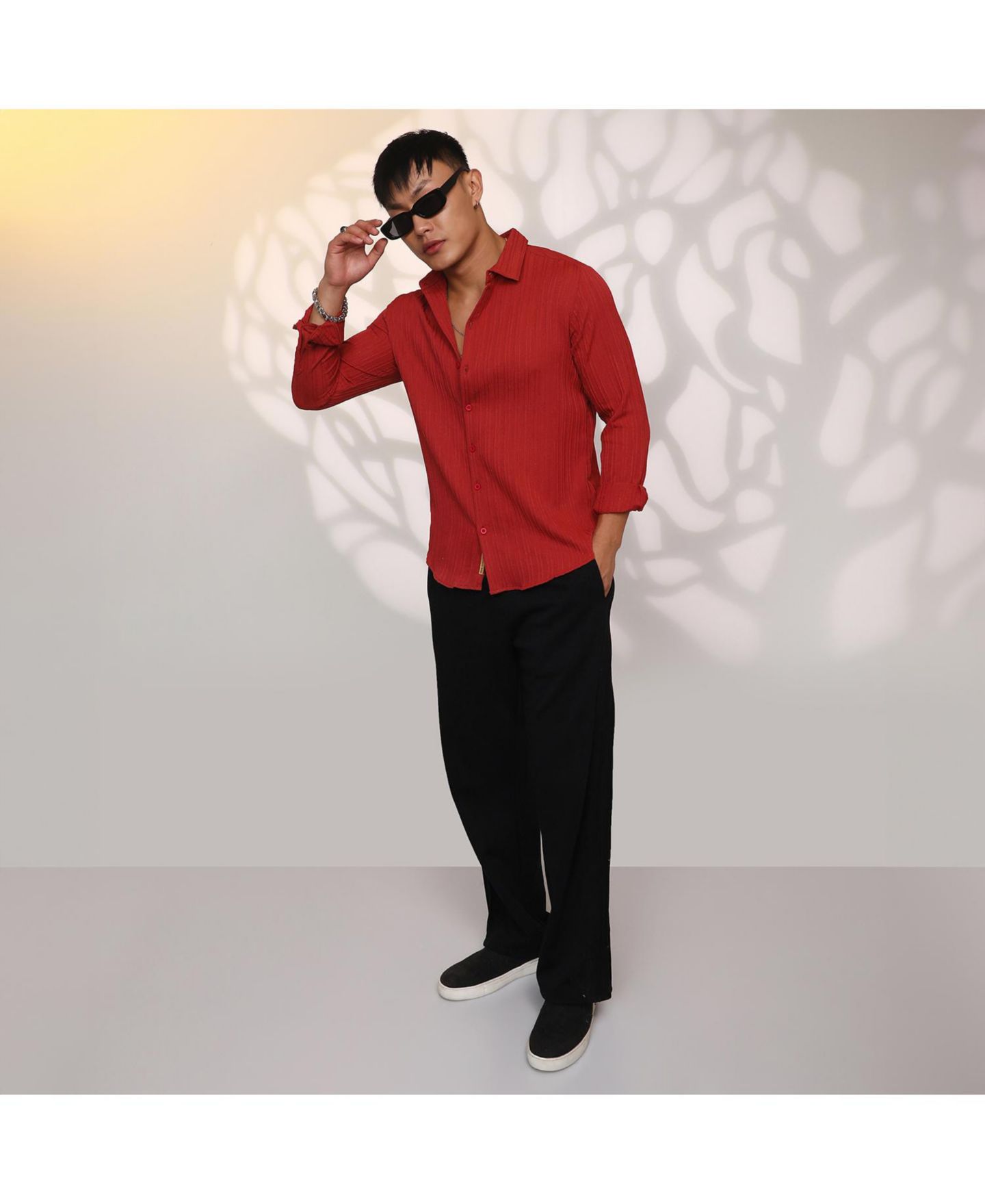Мужская рубашка Cahoot Campus Sutra Cadmium Red Self-Design Striped, цвет: Красный — фото 5