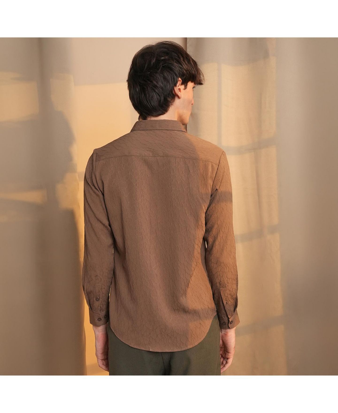 Мужская рубашка Cahoot Campus Sutra Ash Brown Veined-Textured, цвет: Коричневый — фото 2