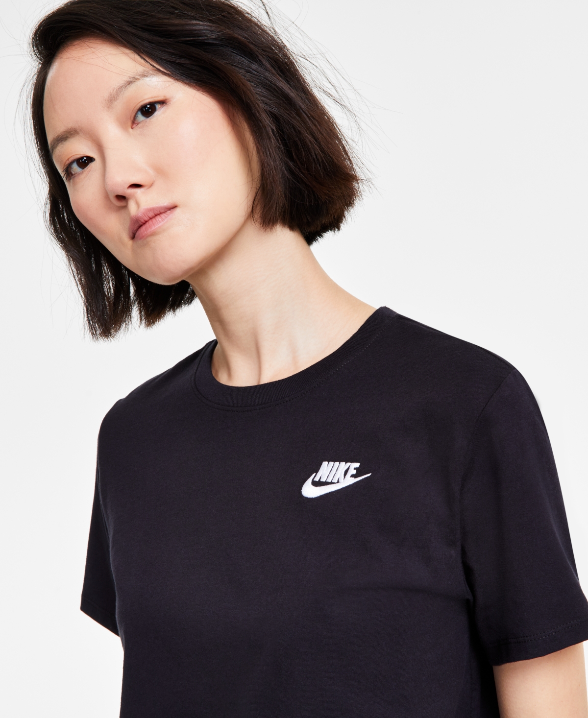 Nike Women's Sportswear Club Essentials T-Shirt