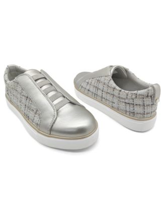 Women's Bonnie Round Toe Sneakers