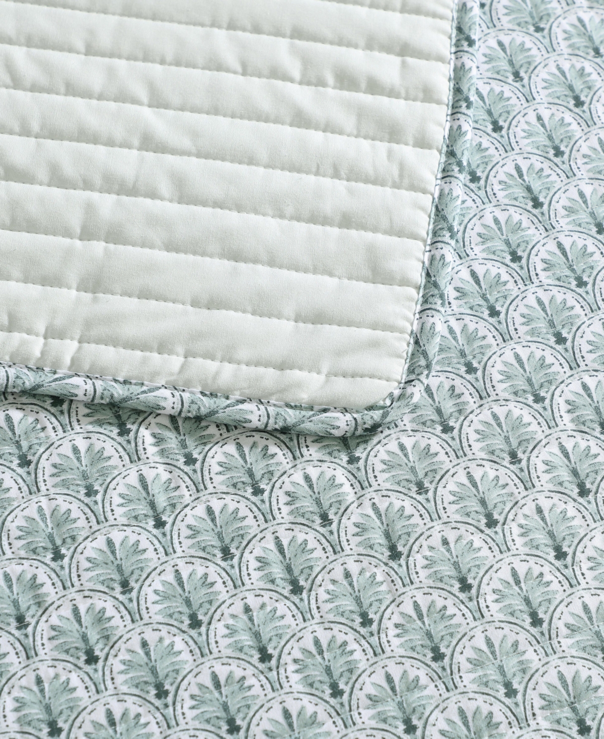 Tommy Bahama Home Coastal Batik Reversible 3-Pc. Quilt Set, Full/Queen