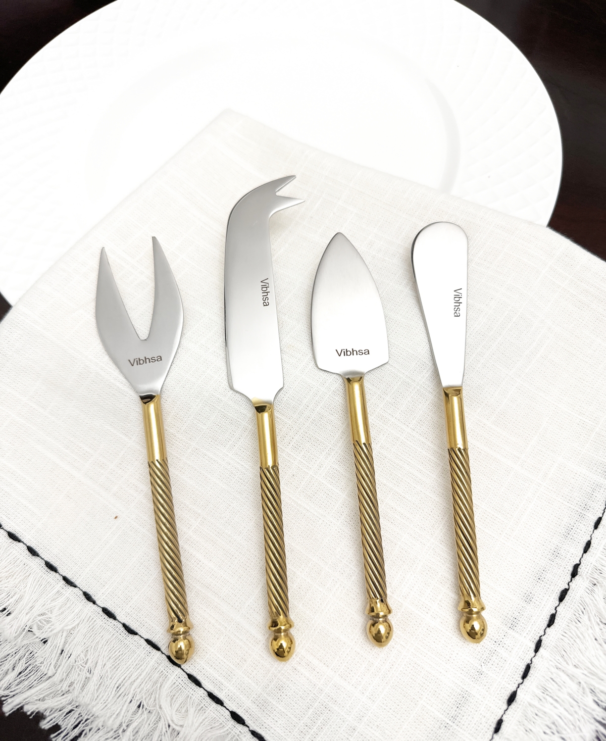 VIBHSA SWIRL 4-PC. CHEESE KNIVES SET, SERVING FOR 4 