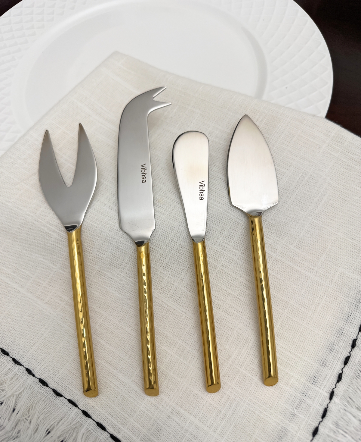 Vibhsa Hammered 4-pc. Cheese Knives Set, Serving For 4 In Golden