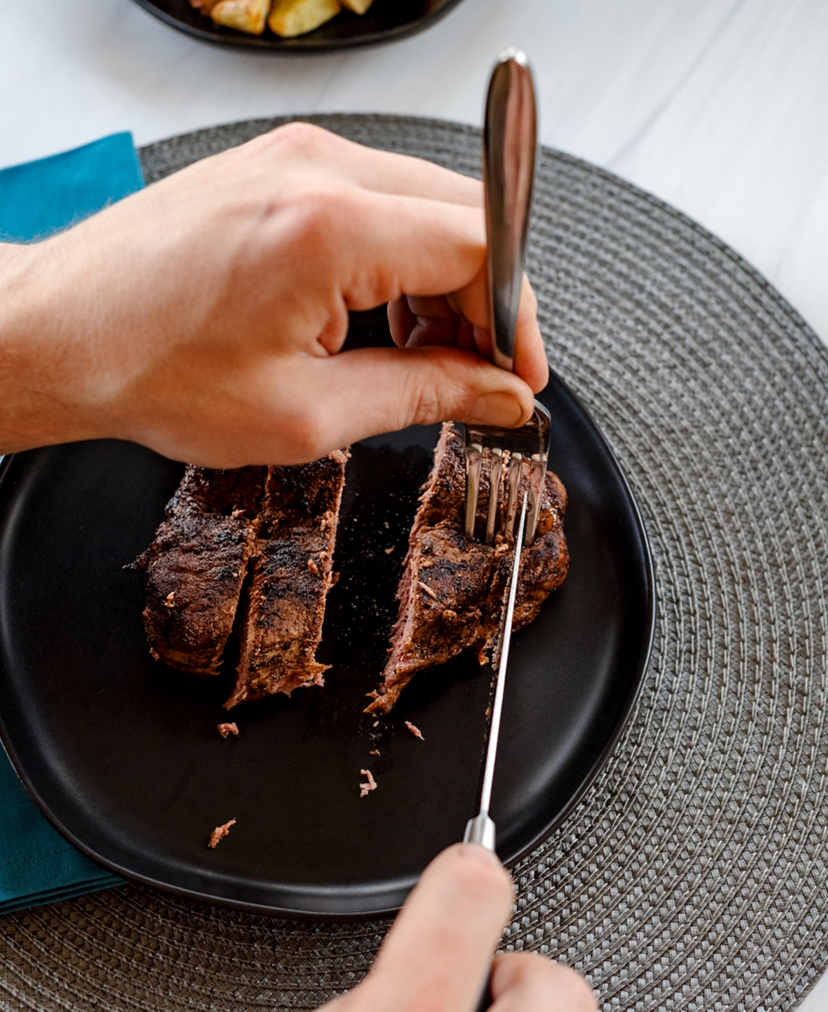 Dura Living 8-piece Steak Knife Set In Black