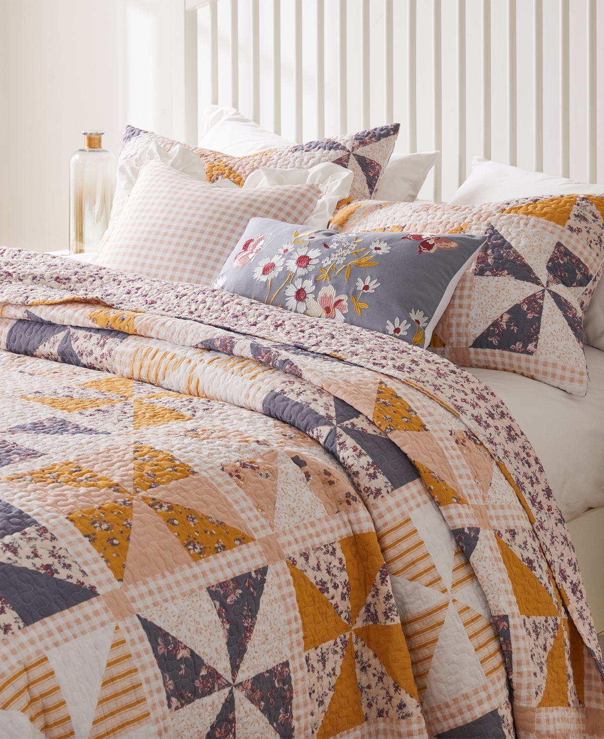 Greenland Home Fashions Pinwheel Posey Reversible 3-pc. Quilt Set, King In Peach