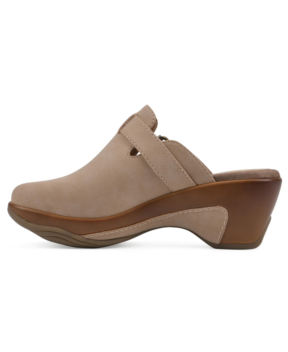 White Mountain Women's Viewed Slip-on Clogs In Sand Smooth