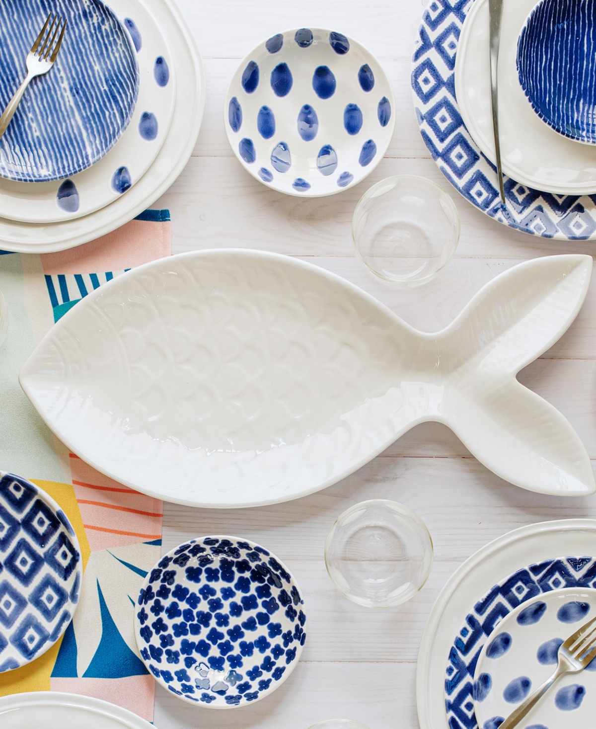 Vietri Santorini Large Figural Fish Platter In White