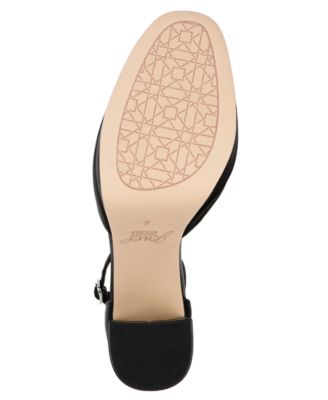 Women's Stephanie Closed Toe Platform Pumps