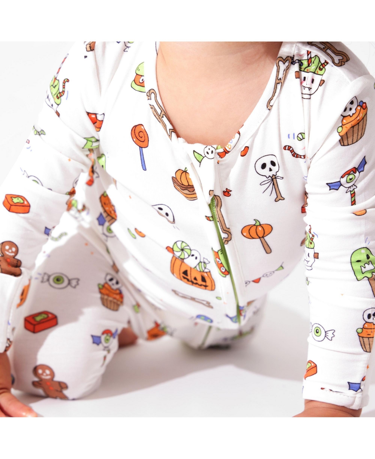Bellabu Bear Baby Unisex BabyConvertible Footie - Halloween treats