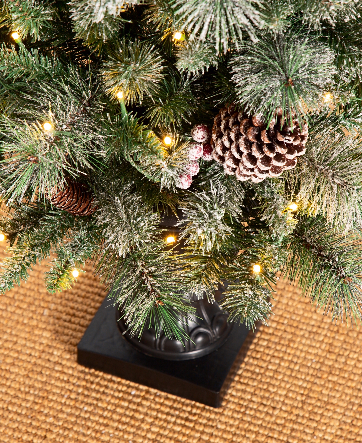 Glitzhome Pre-lit Flocked Pine Artificial Christmas Porch Tree, 5 Feet In Multi Color