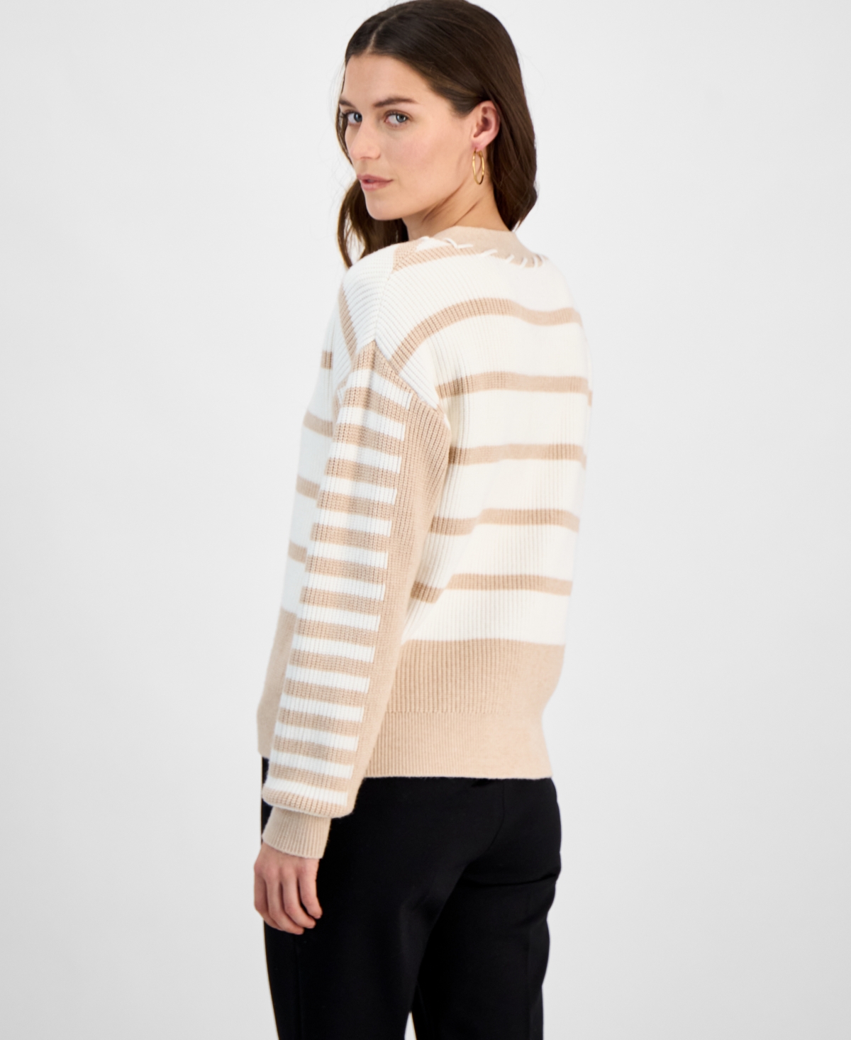 T Tahari Whipstitch Cardigan In Soft Tan,white Star