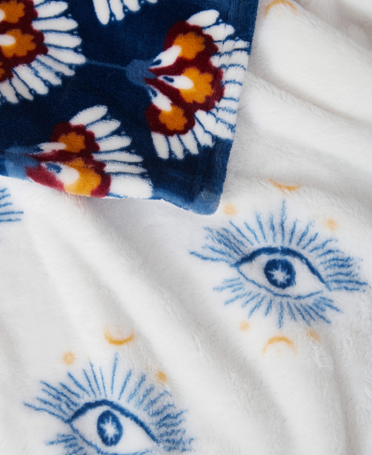 Jessica Simpson Plush Ultra Soft Throw, 50" X 70" In Celeste White,navy