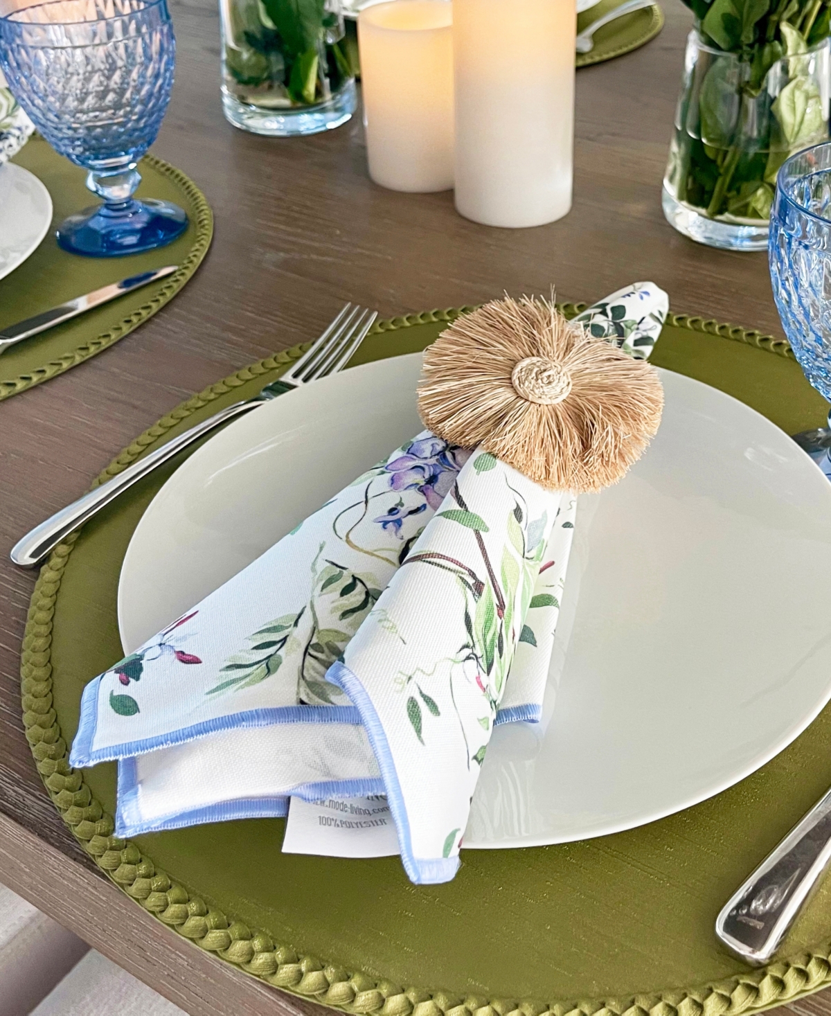 Mode Living Set Of 4 Cassis Napkins In White And Lavender Multicolor