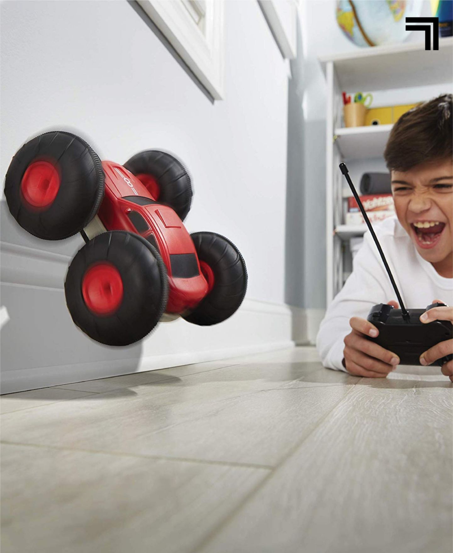Детская игрушка Sharper Image Remote Control Cars Flip Stunt Rally Toy, 2-in-1 Reversible Car — фото 6