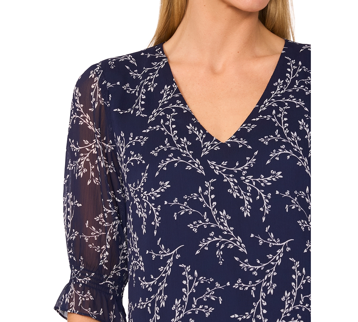 Cece Women's Printed V-neck Smocked-cuff Blouse In Classic Navy
