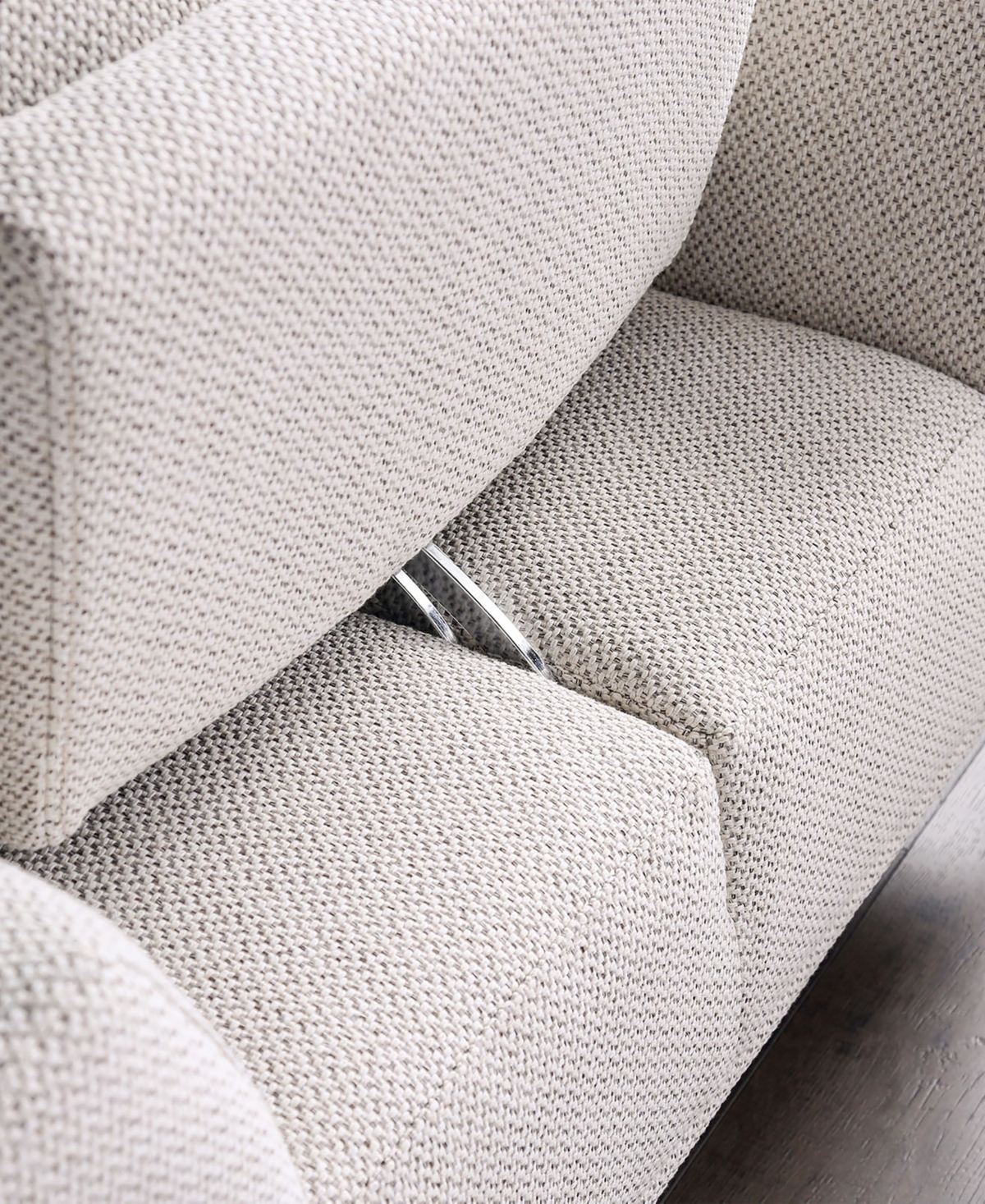Furniture Of America 44" Orlandi Chenille Arm Chair With Extendable Backrest In Beige