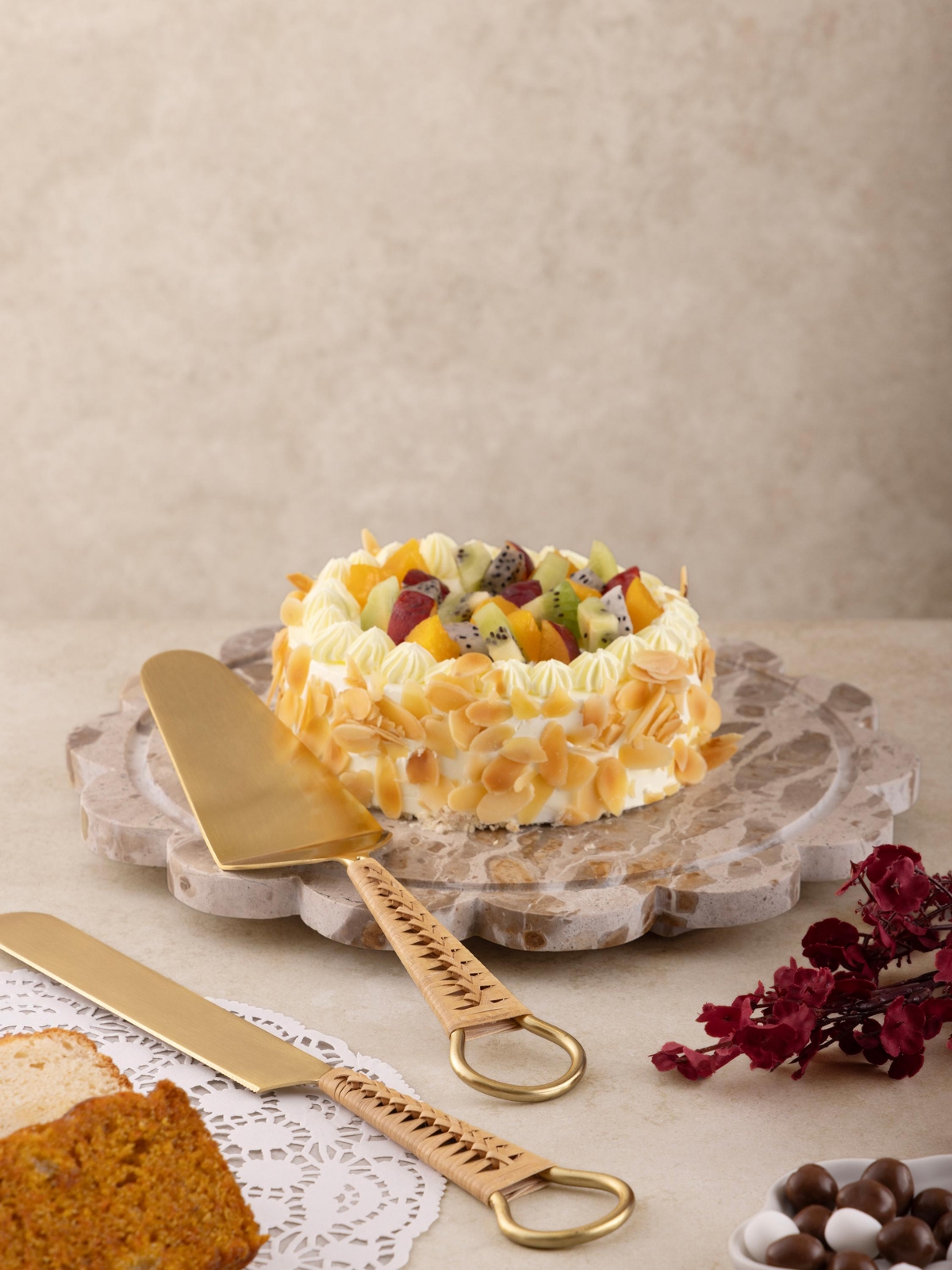 Gauri Kohli Helsinki Cake Servers