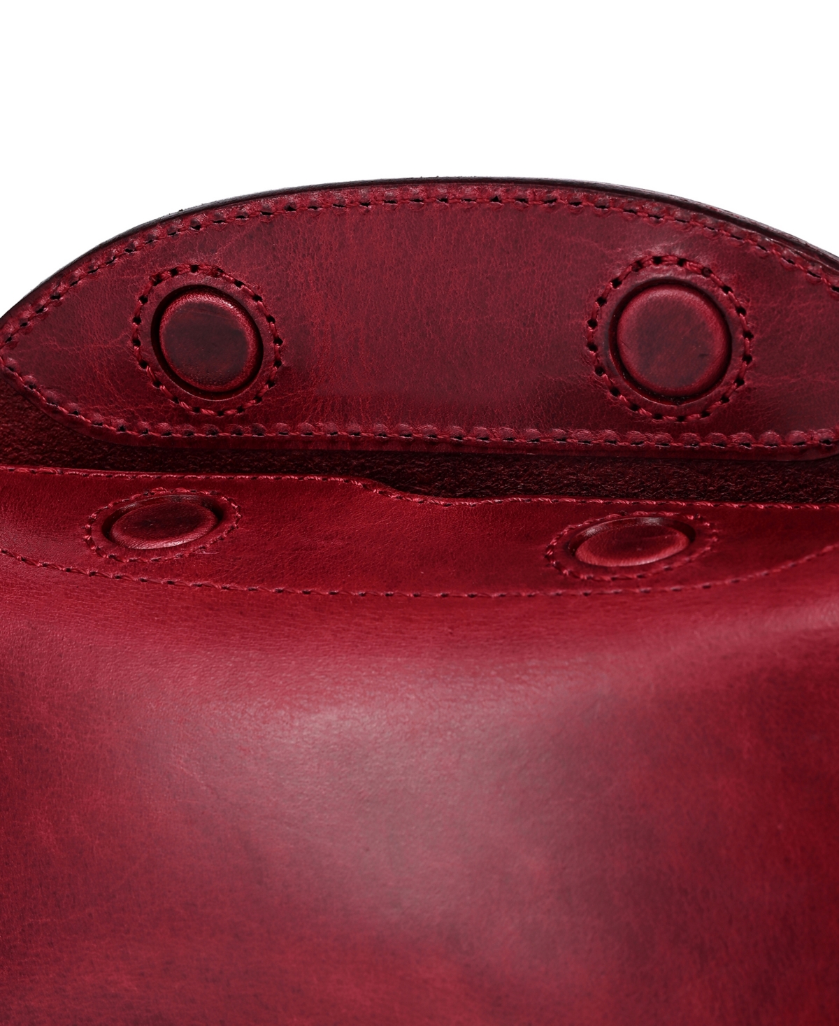 Old Trend Snapper Vintage Crossbody Bag In Maroon