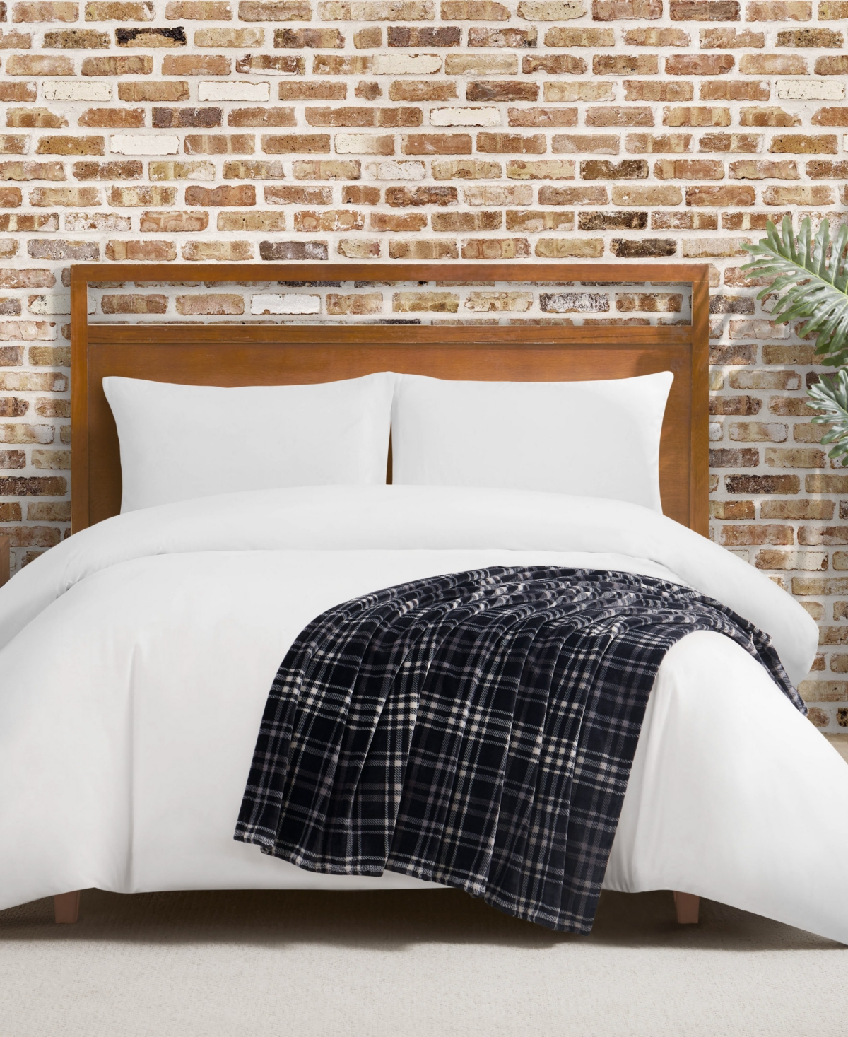 Lucky Brand Camper Plaid Cozy Plush Throw, 50" X 70" In Black