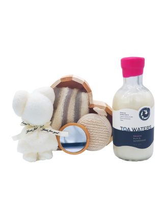 - Petite Love Spa Essentials Gift Set