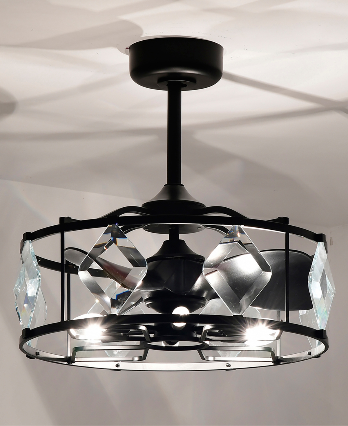 HOME ACCESSORIES 24.8" DAKOTA 6-LIGHT INDOOR CEILING FAN WITH LIGHT KIT AND REMOTE 