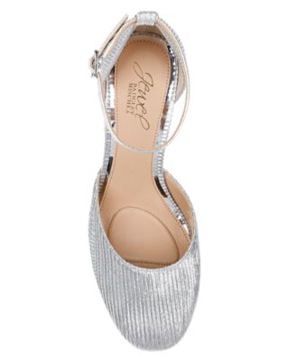 Women's Stephanie Closed Toe Platform Pumps