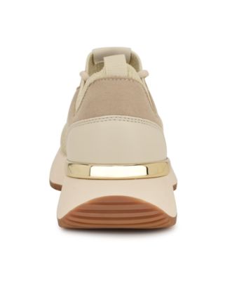 Women's Freska Casual Round Toe Sneakers