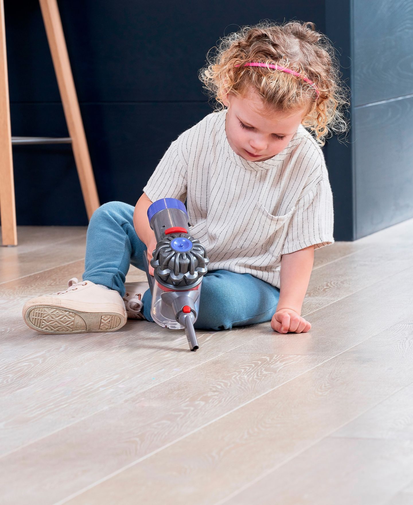 Детская игрушка Casdon Dyson Cordless Vacuum Toy — фото 6