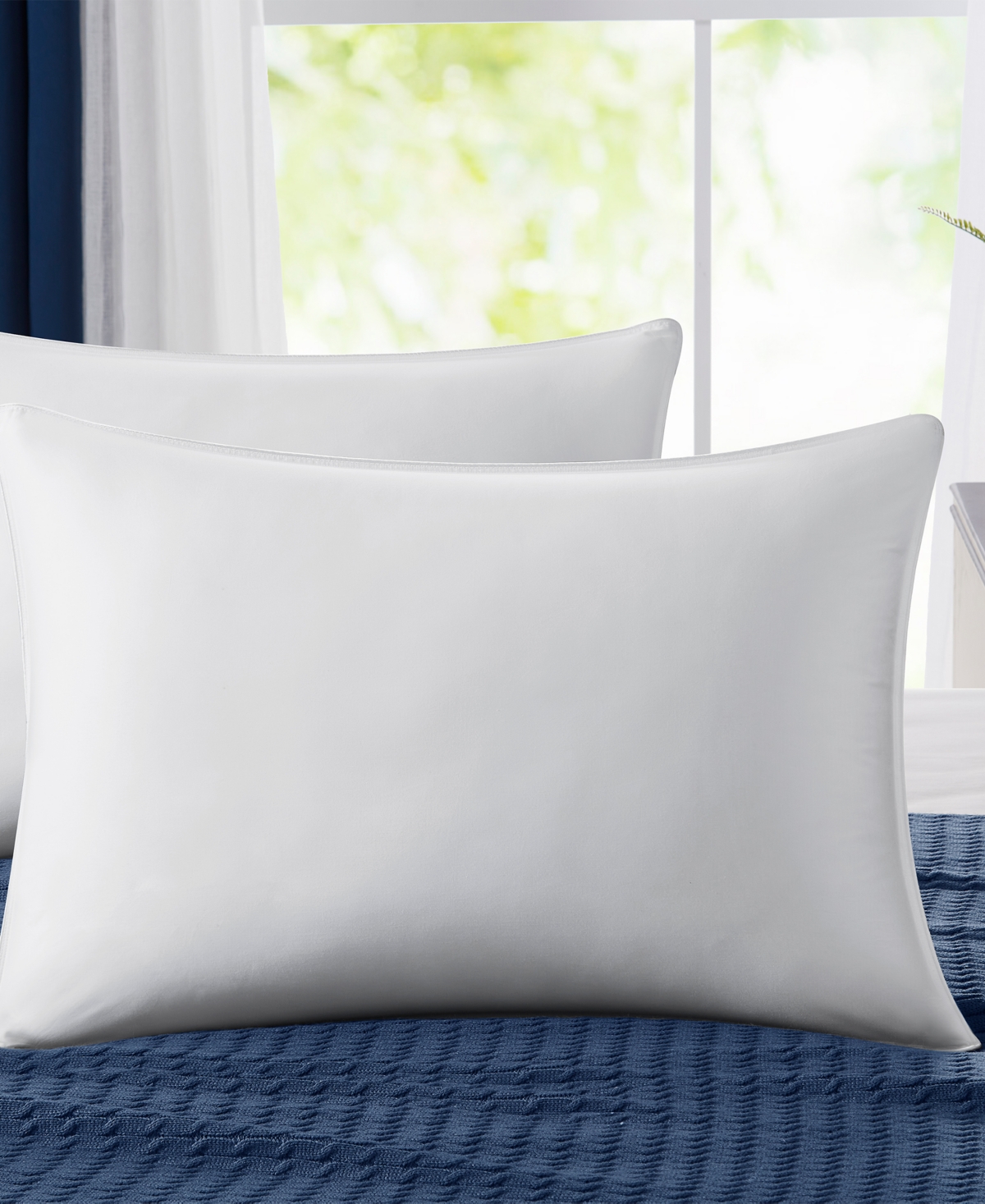 Stearns & Foster Primaloft Down Alternative Medium Density Pillow, King In White