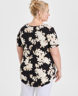 Plus Size  Scoop-Neck Short-Sleeve Top
