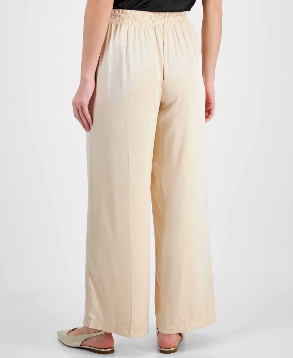 T Tahari Wide Leg Faux Suede Crop Pants In Champagne