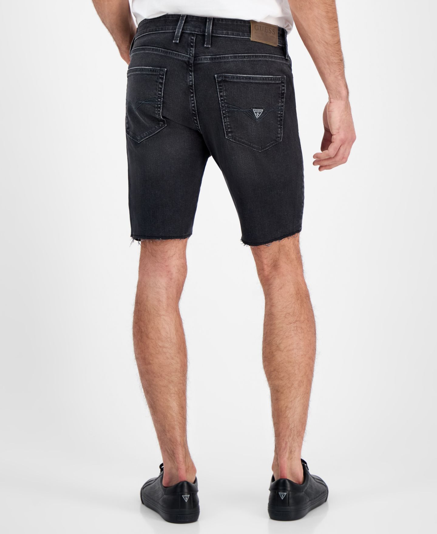 Мужские шорты GUESS Logan Slim Fit Denim Raw Edge 9" Shorts, цвет: Blackwell — фото 4