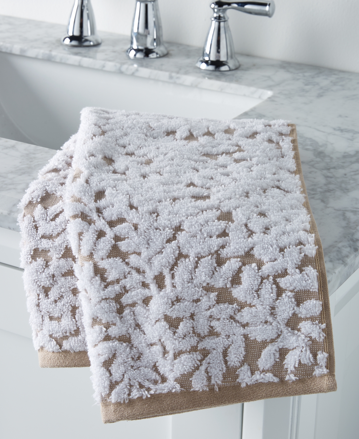 CHARTER CLUB SIGNATURE BOXWOOD HAND TOWEL, 20" X 30", EXCLUSIVELY AT MACY'S 