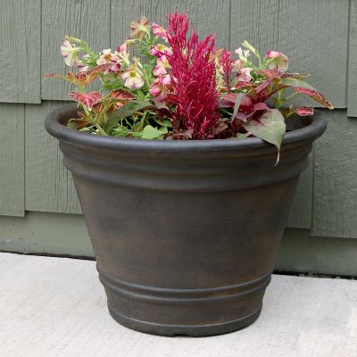 Franklin 20" Outdoor Plant Pot - UV-Resistant Polyresin Flowerpot for Indoor or Outdoor Use - Sable