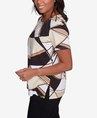 Women's Geometric Top with Detailed Neckline
