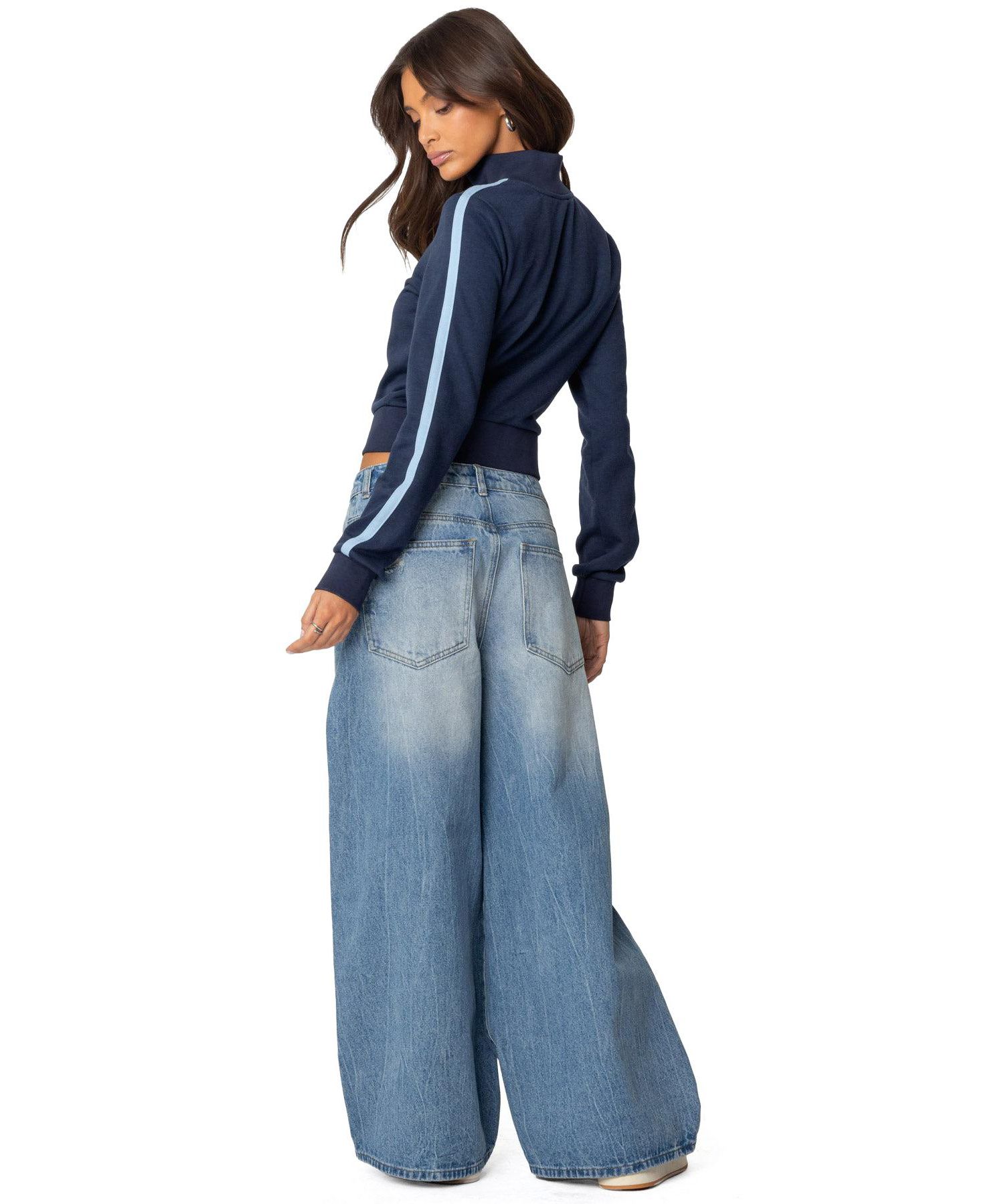 Women's Distressed Low Rise Baggy Jeans