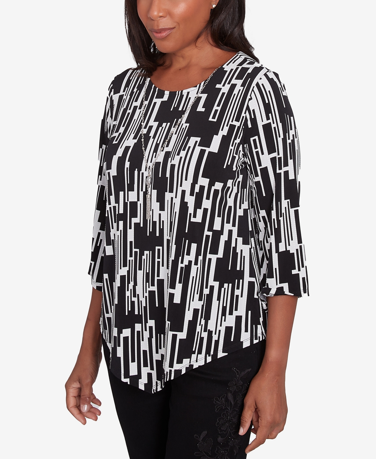 Alfred Dunner Women's Classic Vertical Geometric Top With Necklace In Black,white