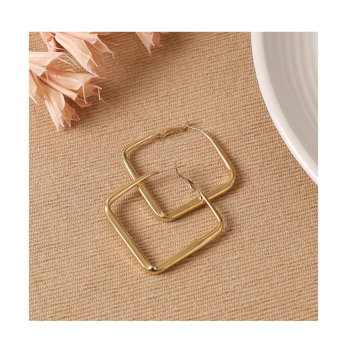 Minimal Diamond Hoop Earrrings