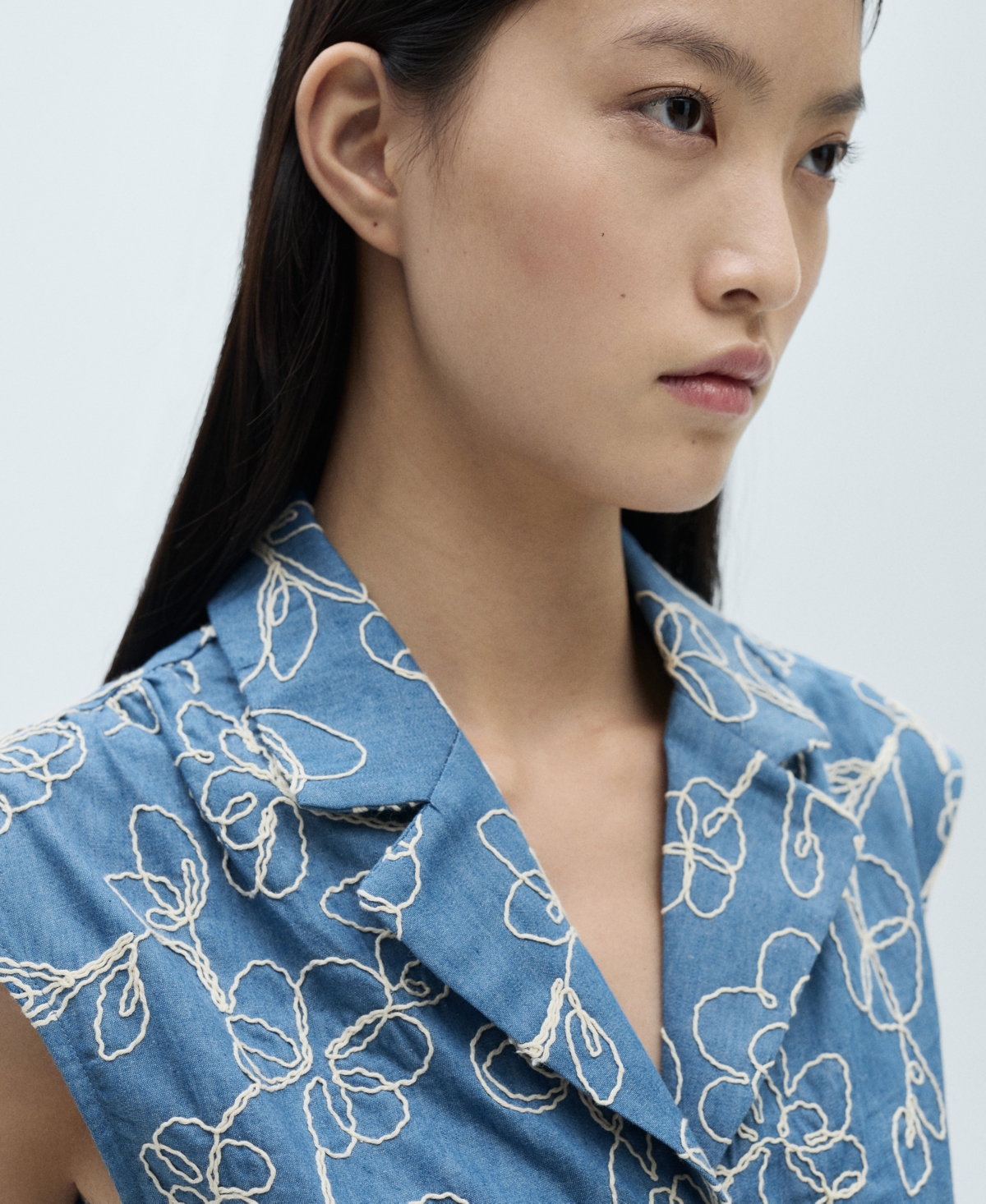 MANGO WOMEN'S EMBROIDERED DETAIL DENIM OVERALLS 